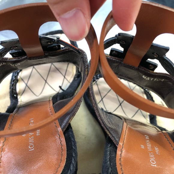 Shose - Picture 2 of 8